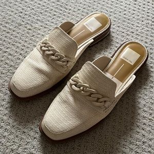 DOLCE VITA WOVEN MULES WITH CHAIN DETAIL SIZE 8